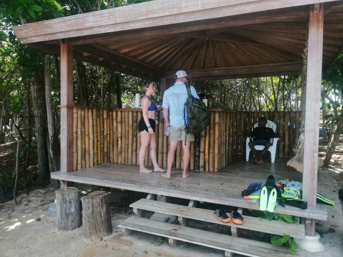 Punta Bajo Rico Sonny Island Resort Cabanas Frente Al Mar מראה חיצוני תמונה